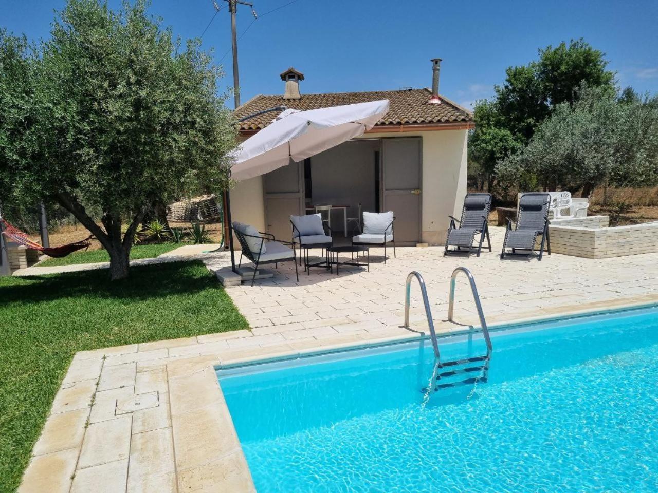 Accogliente Villa Con Piscina Caltagirone Exterior foto